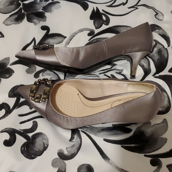 Dress & shoes - Picture 6 of 6